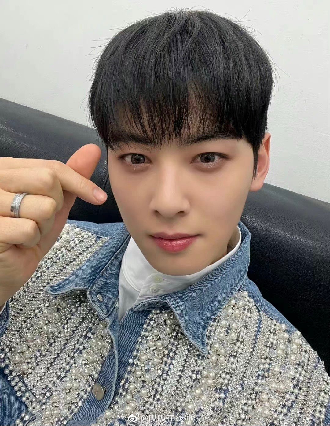 帅哥还是适合让他人拍|车银优|自拍_新浪新闻