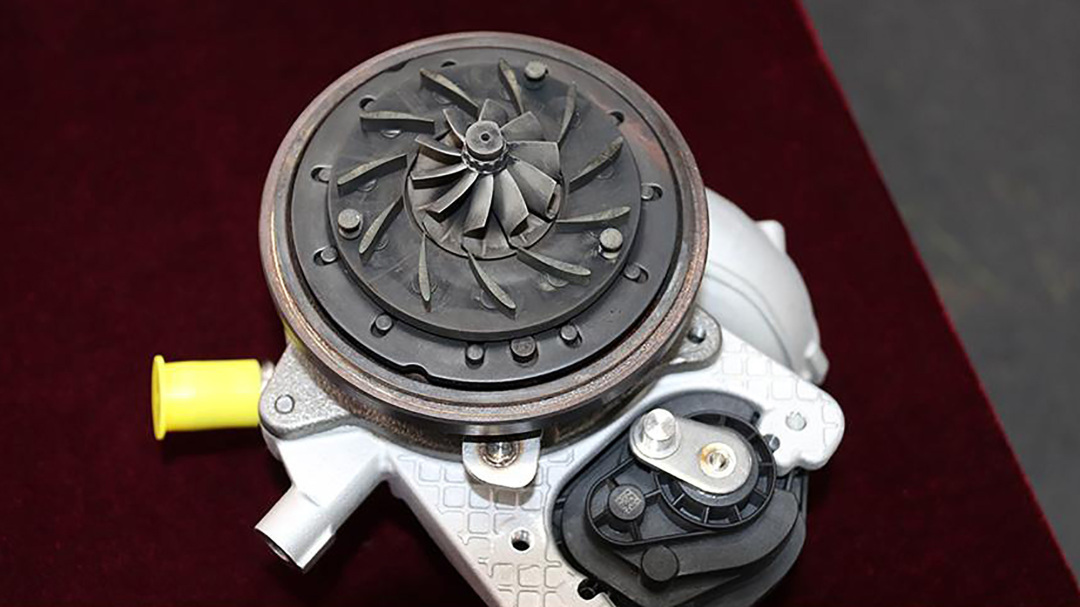 无疑vgt增压器的运用让魔核动力发动机提高了工作效率,同时也降低了