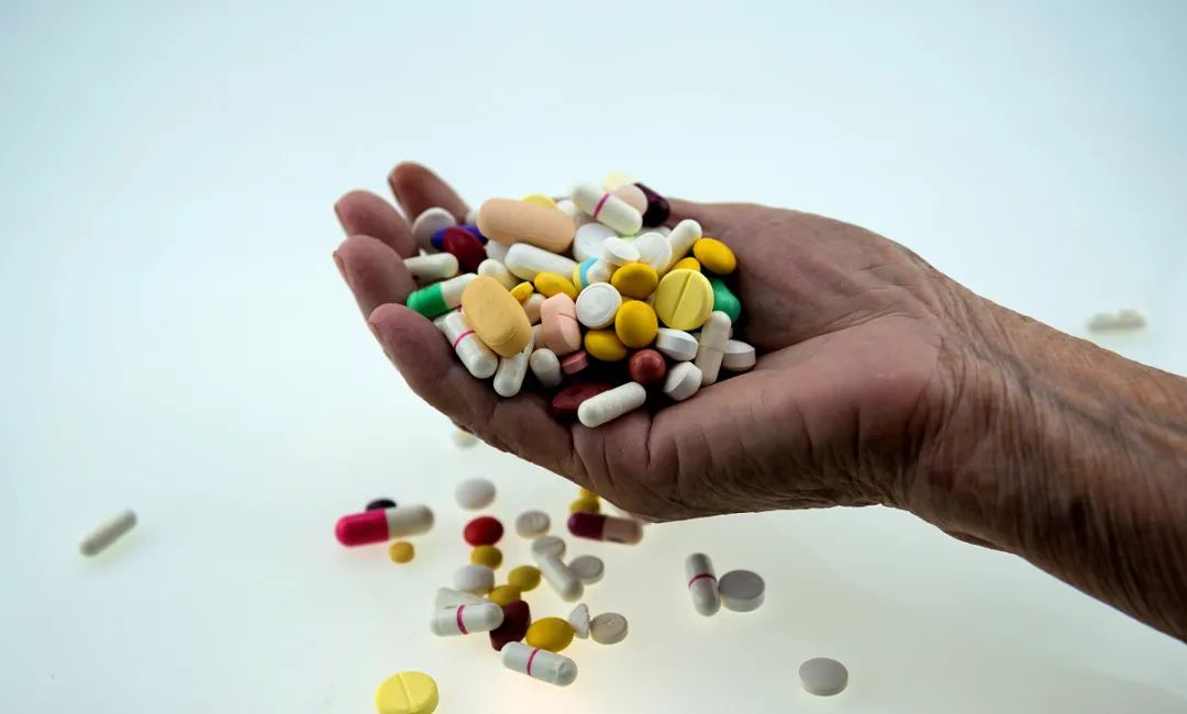 辅酶Q10早上服用好还是晚上服用 辅酶Q10的最佳服用时间是什么时候