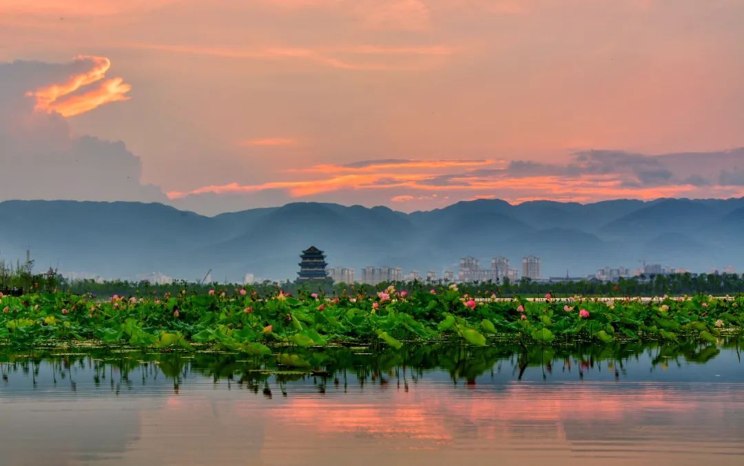 我为云南新地标点赞保山永昌阁凭栏远眺赏人与生态和谐之美