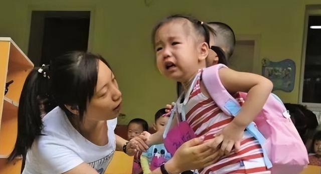 孩子究竟在幼儿园过得好不好，可以从3个细节看出来，家长别忽视休闲区蓝鸢梦想 - Www.slyday.coM