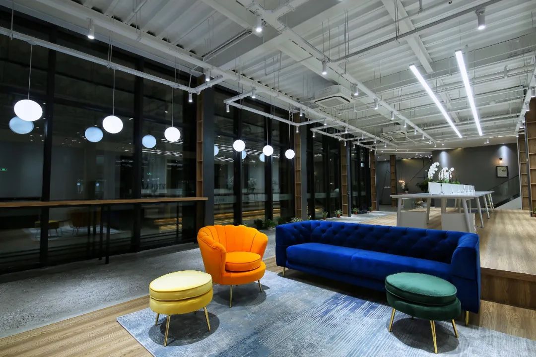 封控之后，上海金融机构纷纷紧急寻找第二办公总部休闲区蓝鸢梦想 - Www.slyday.coM