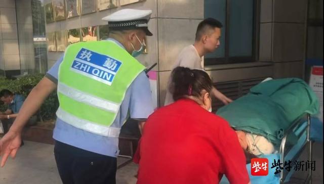 孕妇突发羊水破裂 交警接力开辟生命通道休闲区蓝鸢梦想 - Www.slyday.coM