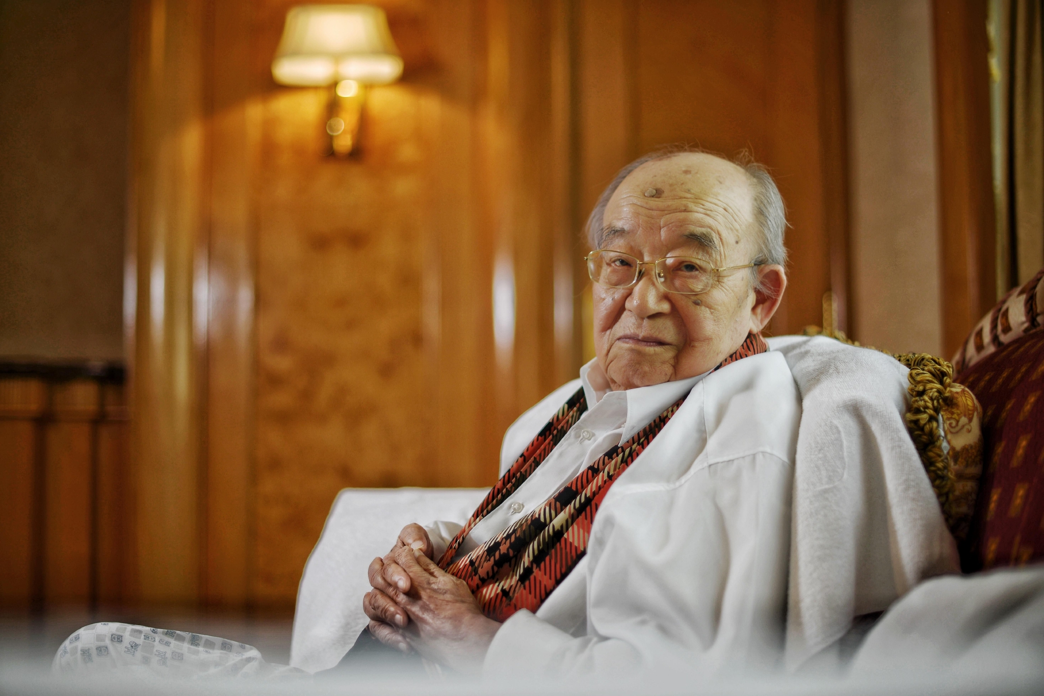 悼念乔羽丨自谦不是泰斗,只是"一个写过几首歌词的人"|乔羽_新浪新闻