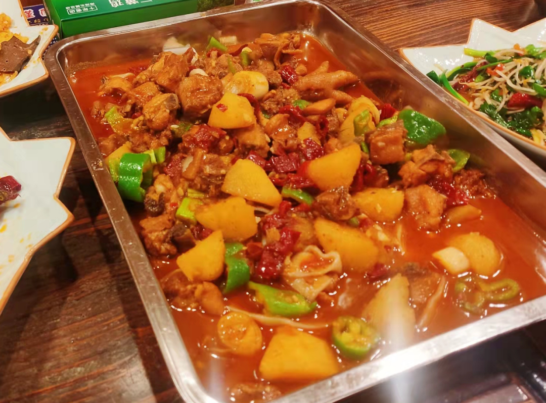 新疆人你们真以为大盘鸡的重点是吃鸡肉