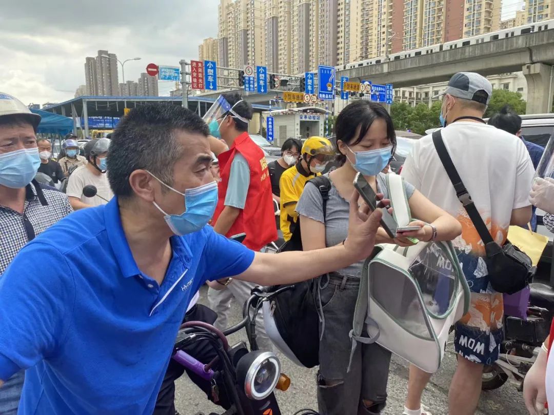 实拍！花桥居民可以往返上海了，目前最大的心愿是…休闲区蓝鸢梦想 - Www.slyday.coM