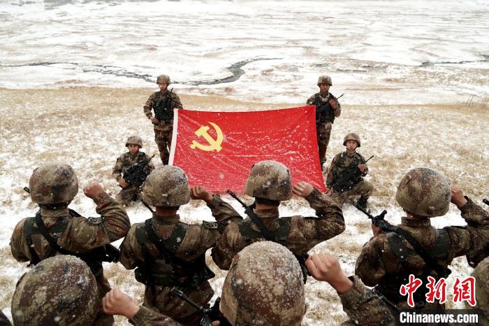 西藏军区边防军人在孤岛墨脱忠诚戍边一甲子