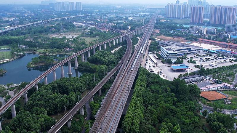 时速350公里京广高铁京武段今起高标运营