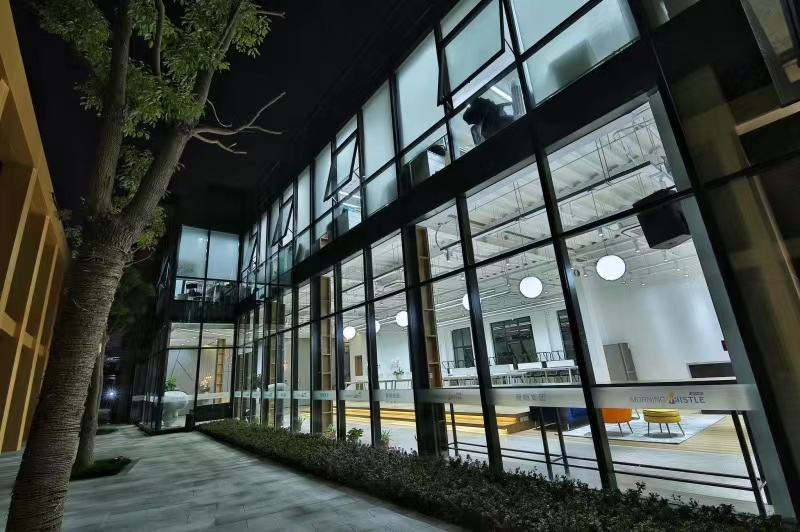 封控之后，上海金融机构纷纷紧急寻找第二办公总部休闲区蓝鸢梦想 - Www.slyday.coM