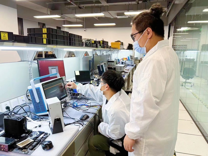 “祖国的需要就是我的专业！”上海集成电路紧缺人才培训吸引大学生报名休闲区蓝鸢梦想 - Www.slyday.coM