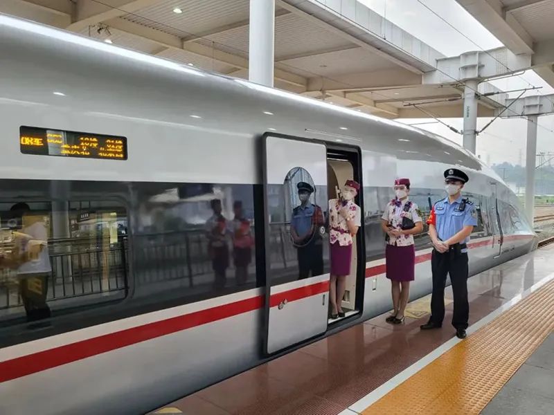 亚洲最大铁路枢纽客站开通运营！全国铁路实施新运行图！北京到武汉，今起4小时以内！(图5)
