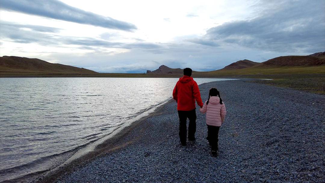 爸爸把和8岁女儿的西藏亲子游拍成纪录片：当父亲很简单，陪伴最重要休闲区蓝鸢梦想 - Www.slyday.coM