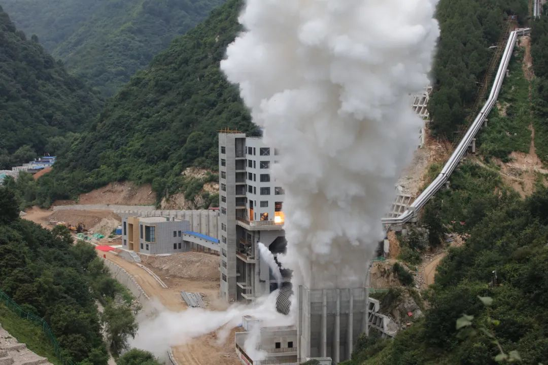 秦岭深处点火试车，中国火箭发动机研制成功，全球只有中美俄掌握休闲区蓝鸢梦想 - Www.slyday.coM