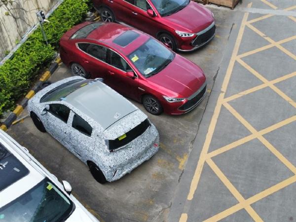 比亚迪海鸥曝光,定位小型SUV,刀片电池续航超300公里或6万起售 比亚迪海鸥曝光,定位小型SUV,刀片电池续航超300公里或6万起售