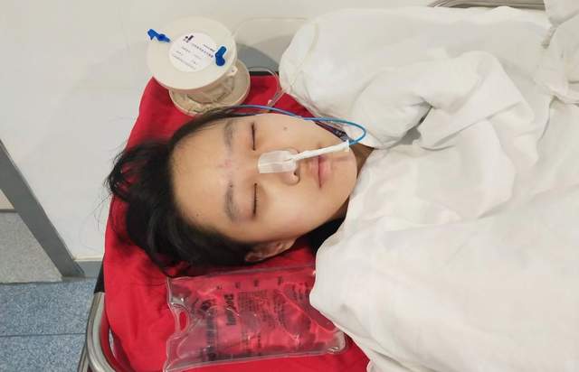 曝童星邵一卜被逼跳楼，疑似遭全班同学孤立，妈妈猜测女儿被妒忌休闲区蓝鸢梦想 - Www.slyday.coM