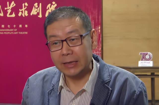 北京人艺悼念任鸣院长!众演员集体鞠躬哭泣,59岁冯远征情绪失控休闲区蓝鸢梦想 - Www.slyday.coM 北京人艺悼念任鸣院长!众演员集体鞠躬哭泣,59岁冯远征情绪失控休闲区蓝鸢梦想 - Www.slyday.coM