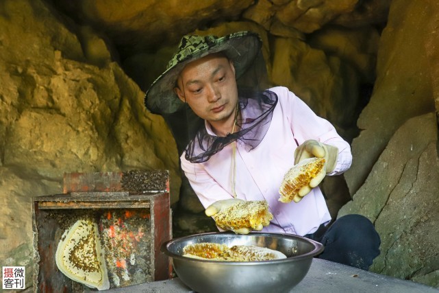 90后小伙山洞里造“豪华别墅”,14年只为养好蜂休闲区蓝鸢梦想 - Www.slyday.coM 90后小伙山洞里造“豪华别墅”,14年只为养好蜂休闲区蓝鸢梦想 - Www.slyday.coM