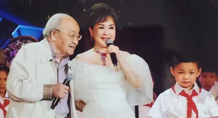 众多歌手悼念乔羽先生祖海称其作品无人超越周深用歌词缅怀