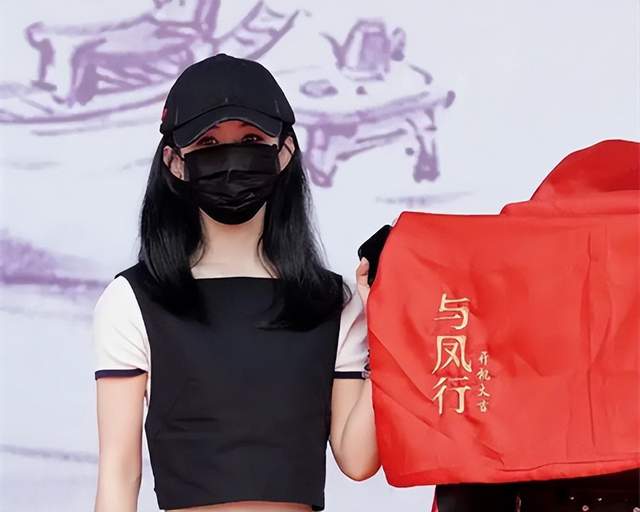 新书出版,张若昀、张天爱等人纷纷打call,黄澜凭什么这么牛?休闲区蓝鸢梦想 - Www.slyday.coM 新书出版,张若昀、张天爱等人纷纷打call,黄澜凭什么这么牛?休闲区蓝鸢梦想 - Www.slyday.coM