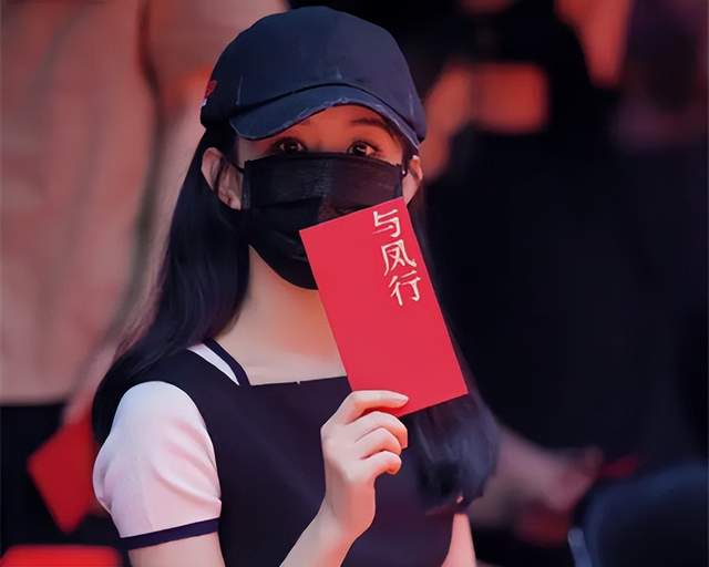 新书出版,张若昀、张天爱等人纷纷打call,黄澜凭什么这么牛?休闲区蓝鸢梦想 - Www.slyday.coM 新书出版,张若昀、张天爱等人纷纷打call,黄澜凭什么这么牛?休闲区蓝鸢梦想 - Www.slyday.coM