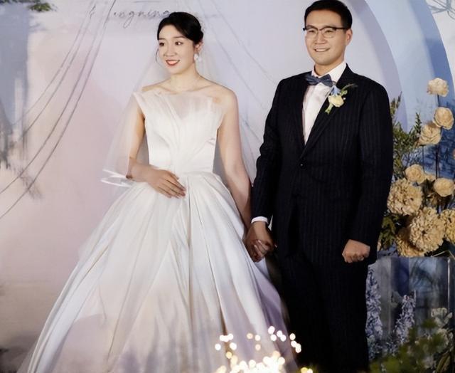 又一女排女神大婚,张常宁现身送祝福,与老公吴冠希婚礼提上日程休闲区蓝鸢梦想 - Www.slyday.coM 又一女排女神大婚,张常宁现身送祝福,与老公吴冠希婚礼提上日程休闲区蓝鸢梦想 - Www.slyday.coM