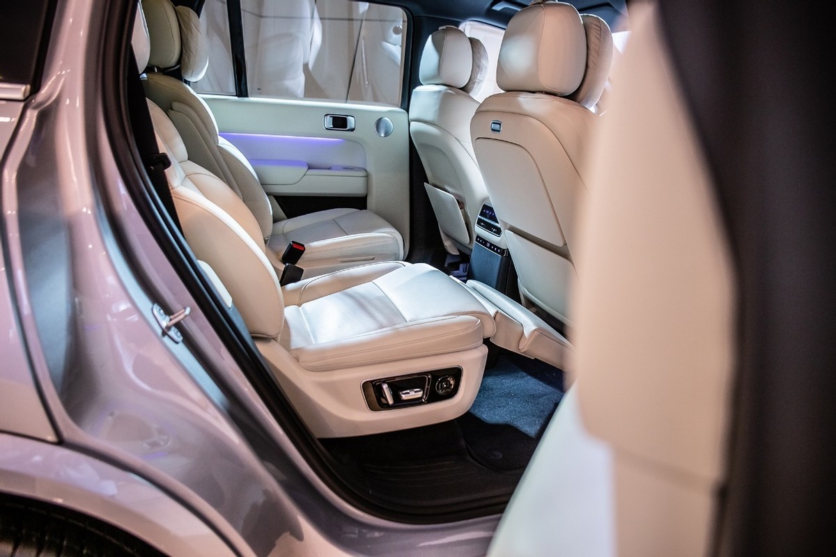 理想 L9 深度解析:“家用 SUV”的多元宇宙 理想 L9 深度解析:“家用 SUV”的多元宇宙