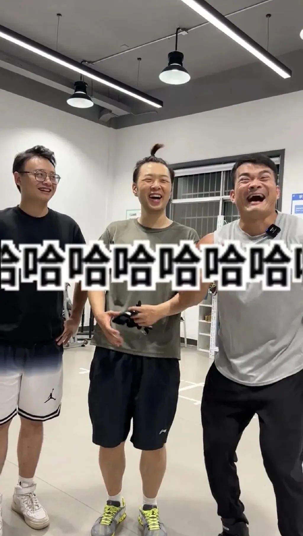 34岁杜海涛近照认不出，暴瘦30斤身材挺拔，脸部下垂苍老不少休闲区蓝鸢梦想 - Www.slyday.coM