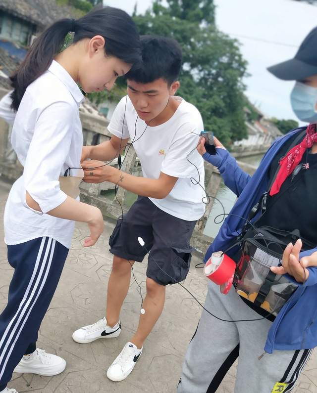 曝童星邵一卜被逼跳楼，疑似遭全班同学孤立，妈妈猜测女儿被妒忌休闲区蓝鸢梦想 - Www.slyday.coM