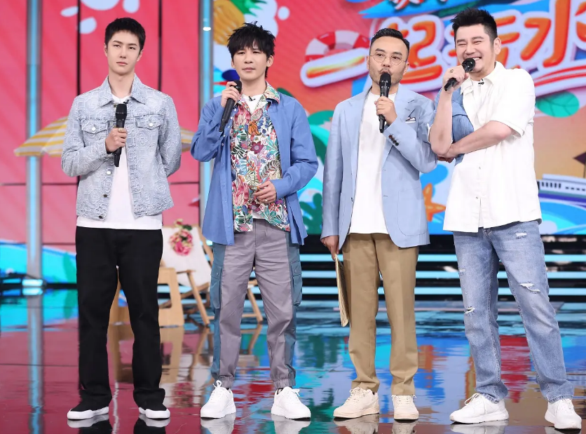 天天向上八个主持人也不热闹丁真比王一博木讷汪涵带不动