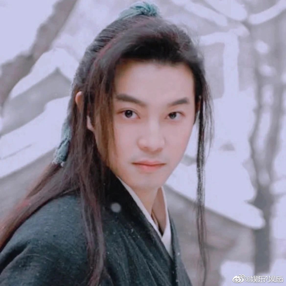 有网友发沙溢年轻时的照片问这个演员怎么不演戏了