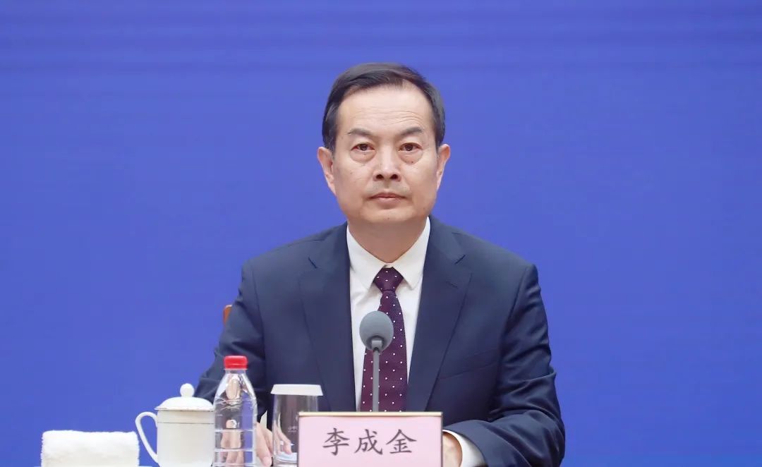 李成金:随着5g,物联网,产业互联网,人工智能等终端应用场景的技术演进