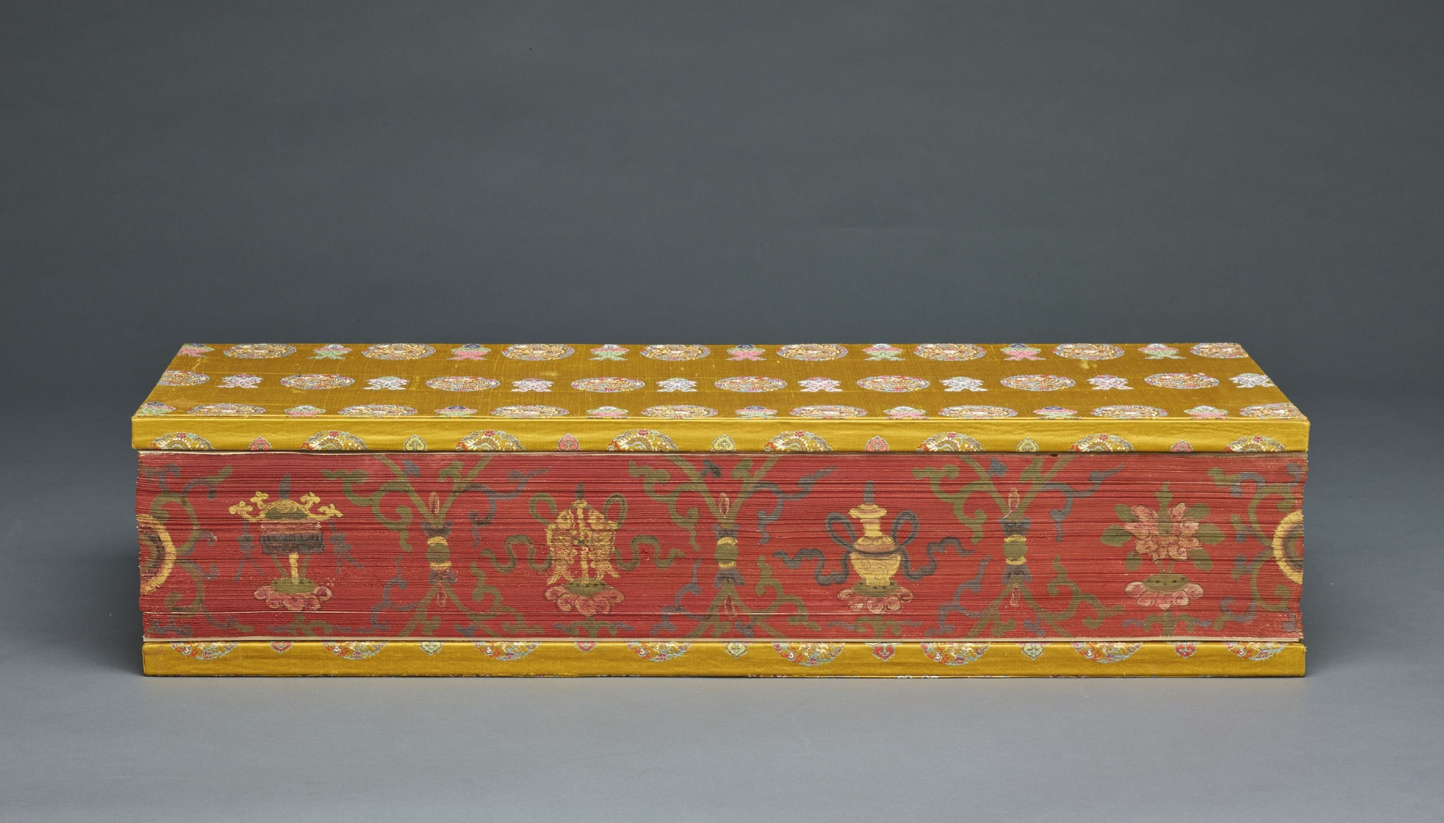 清文全藏经此次展览概分"梵23""经折"两单元,前者从"写在树叶上的书