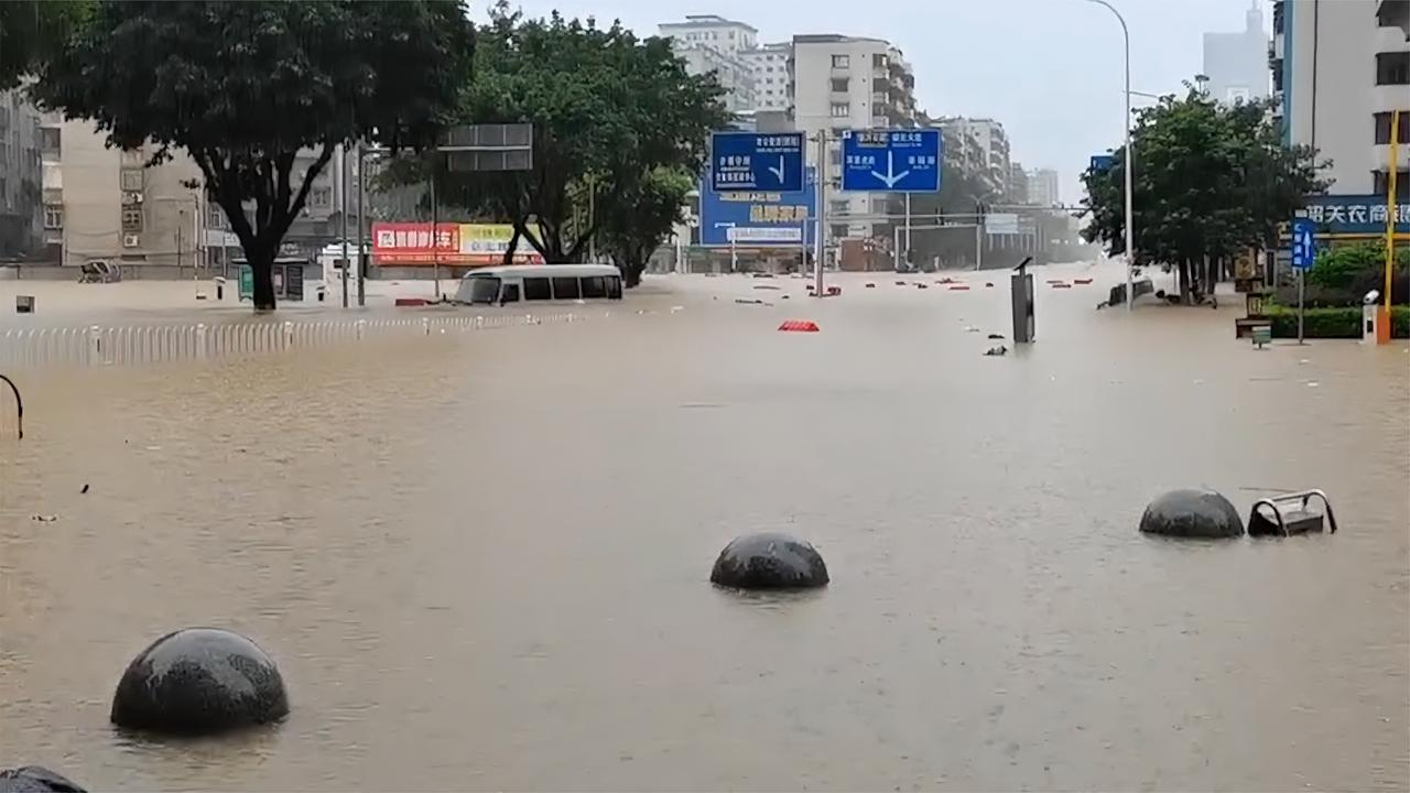 积水严重广东韶关或发生五十年一遇洪水请市民迅速赶往高处避险