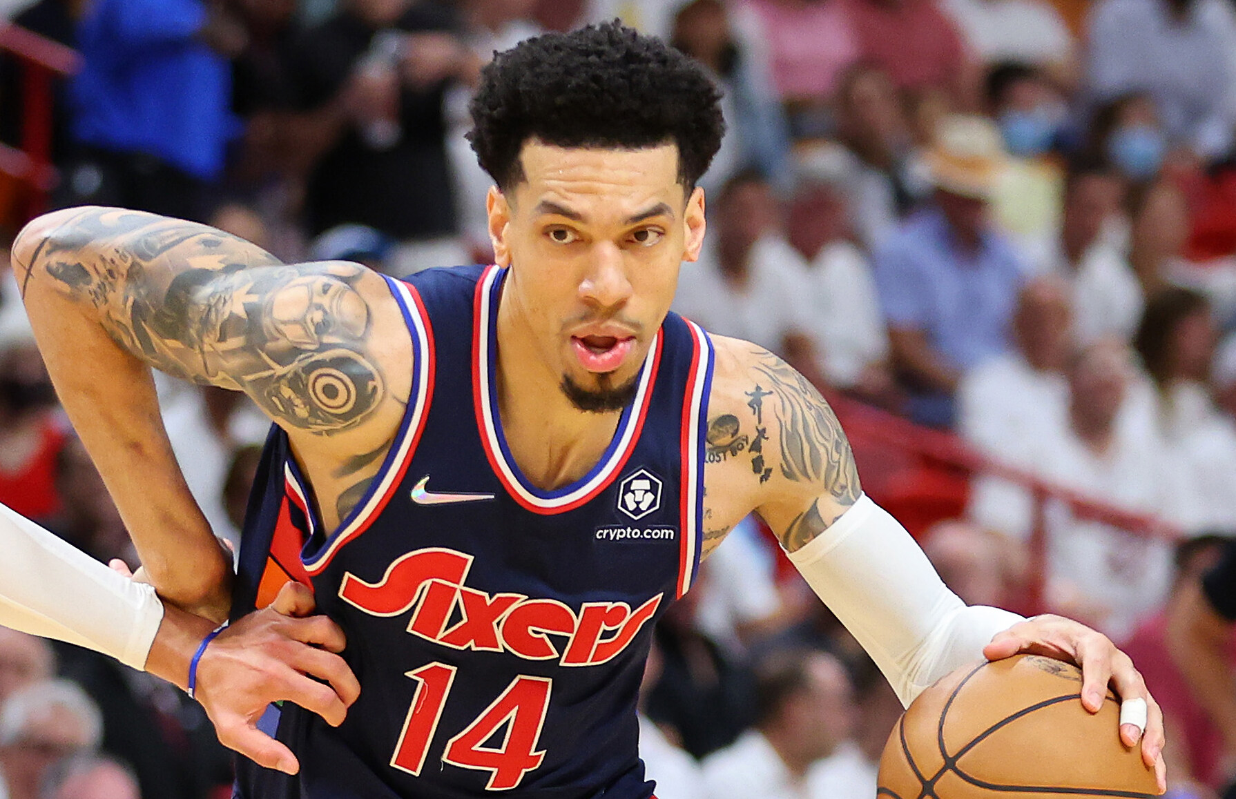 曝76人打包兜售23号签丹尼格林合同