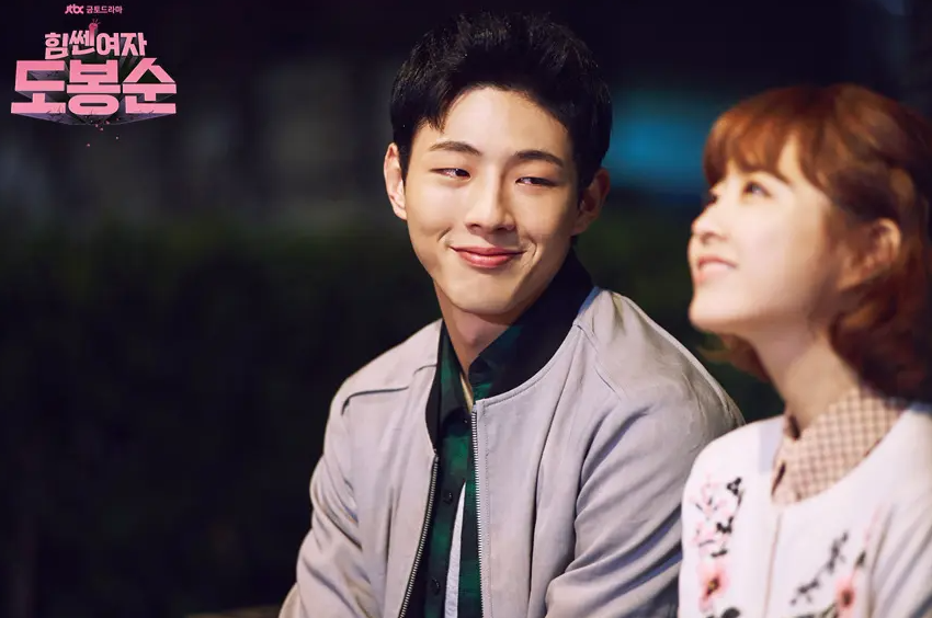 金志洙与南柱赫在韩剧中的影视形象有些相似,大多温柔又暖心.