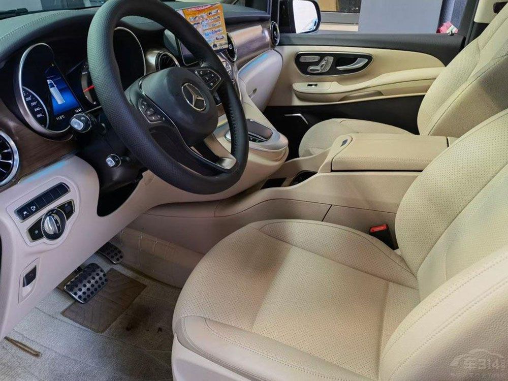 国产与合资豪华中大型MPV对比：岚图梦想家和奔驰V级谁更值得买