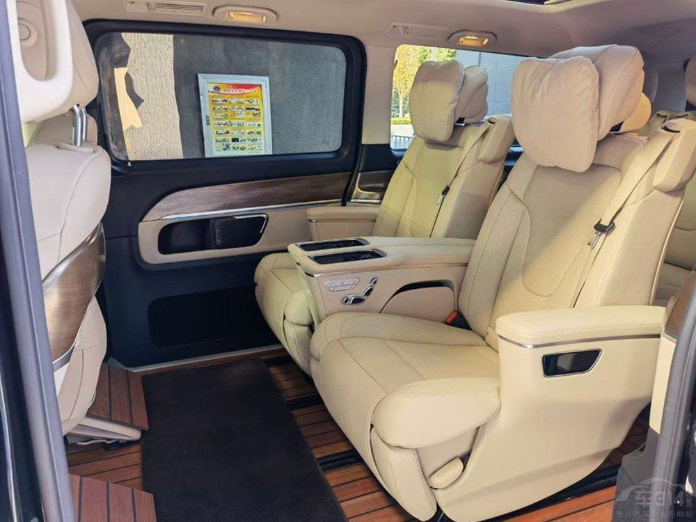 国产与合资豪华中大型MPV对比：岚图梦想家和奔驰V级谁更值得买