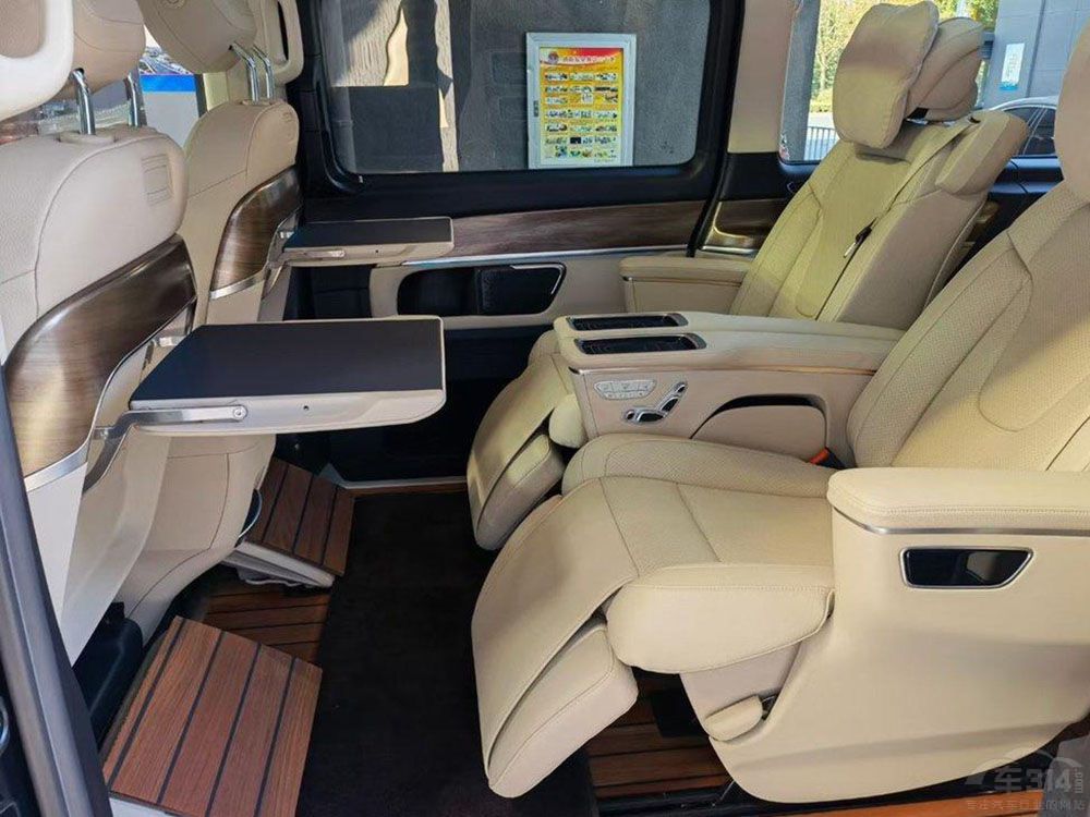 国产与合资豪华中大型MPV对比：岚图梦想家和奔驰V级谁更值得买