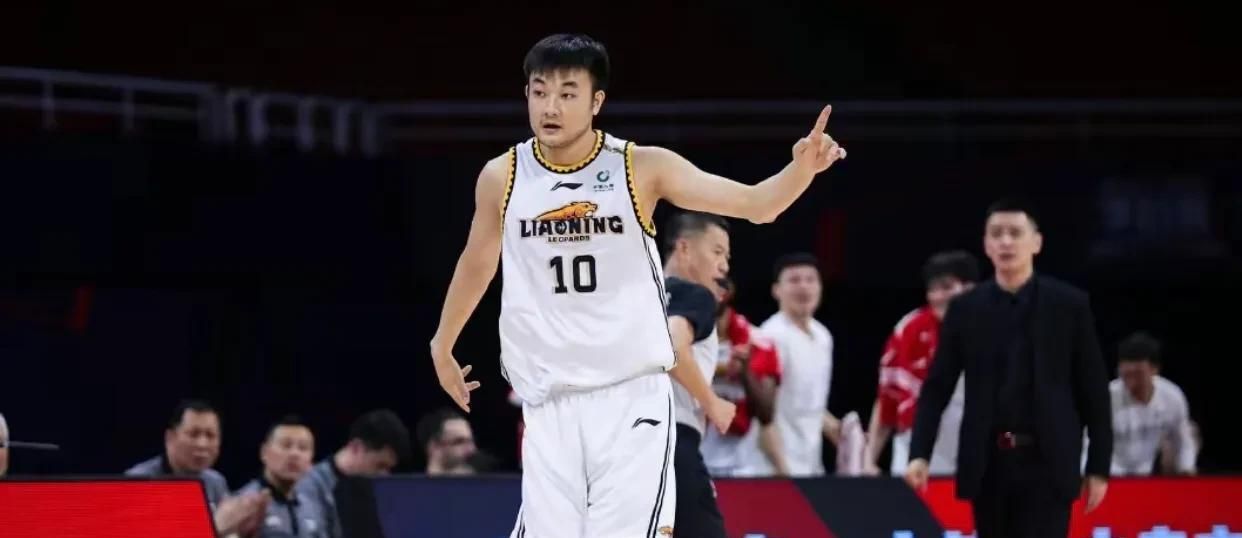 杨鸣拒绝放人,辽篮锋线悍将正式续约,新赛季辅佐郭艾伦令人期待休闲区蓝鸢梦想 - Www.slyday.coM 杨鸣拒绝放人,辽篮锋线悍将正式续约,新赛季辅佐郭艾伦令人期待休闲区蓝鸢梦想 - Www.slyday.coM