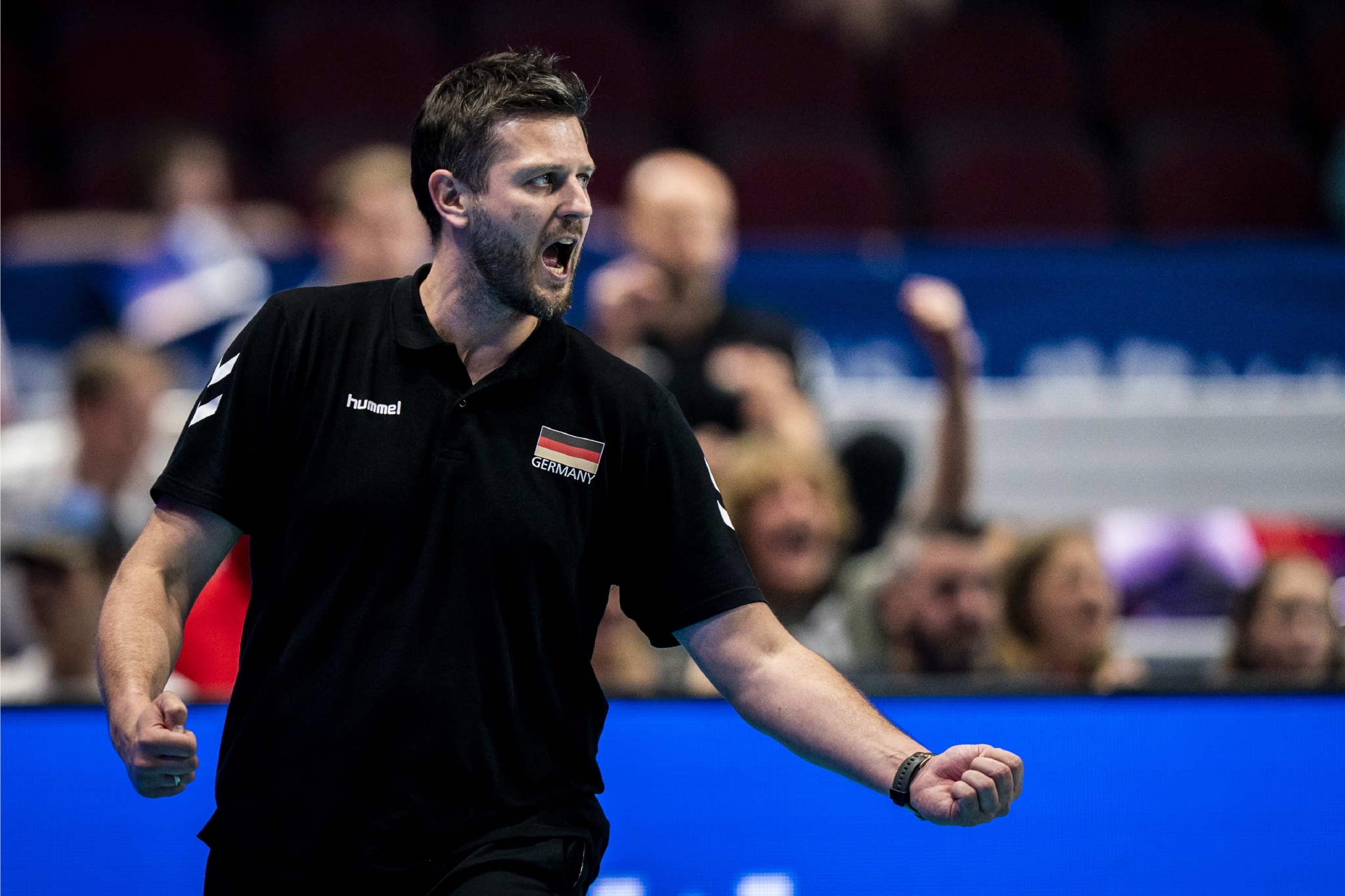 中国男排对阵德国前瞻,央视客户端未见直播,对手少帅曾是万人迷