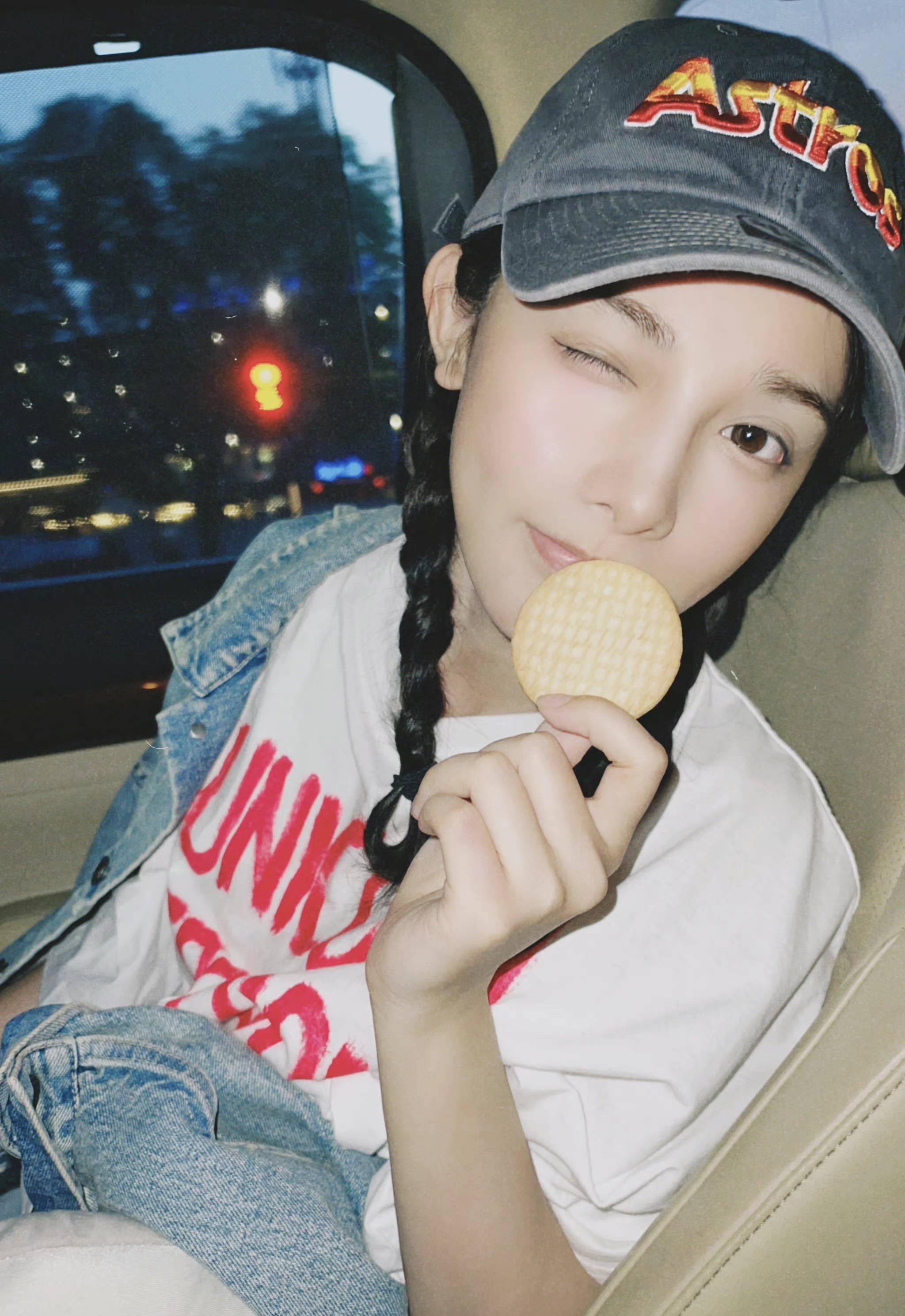 彭小苒分享生活随拍 普通日子中也有满满仪式感休闲区蓝鸢梦想 - Www.slyday.coM 彭小苒分享生活随拍 普通日子中也有满满仪式感休闲区蓝鸢梦想 - Www.slyday.coM