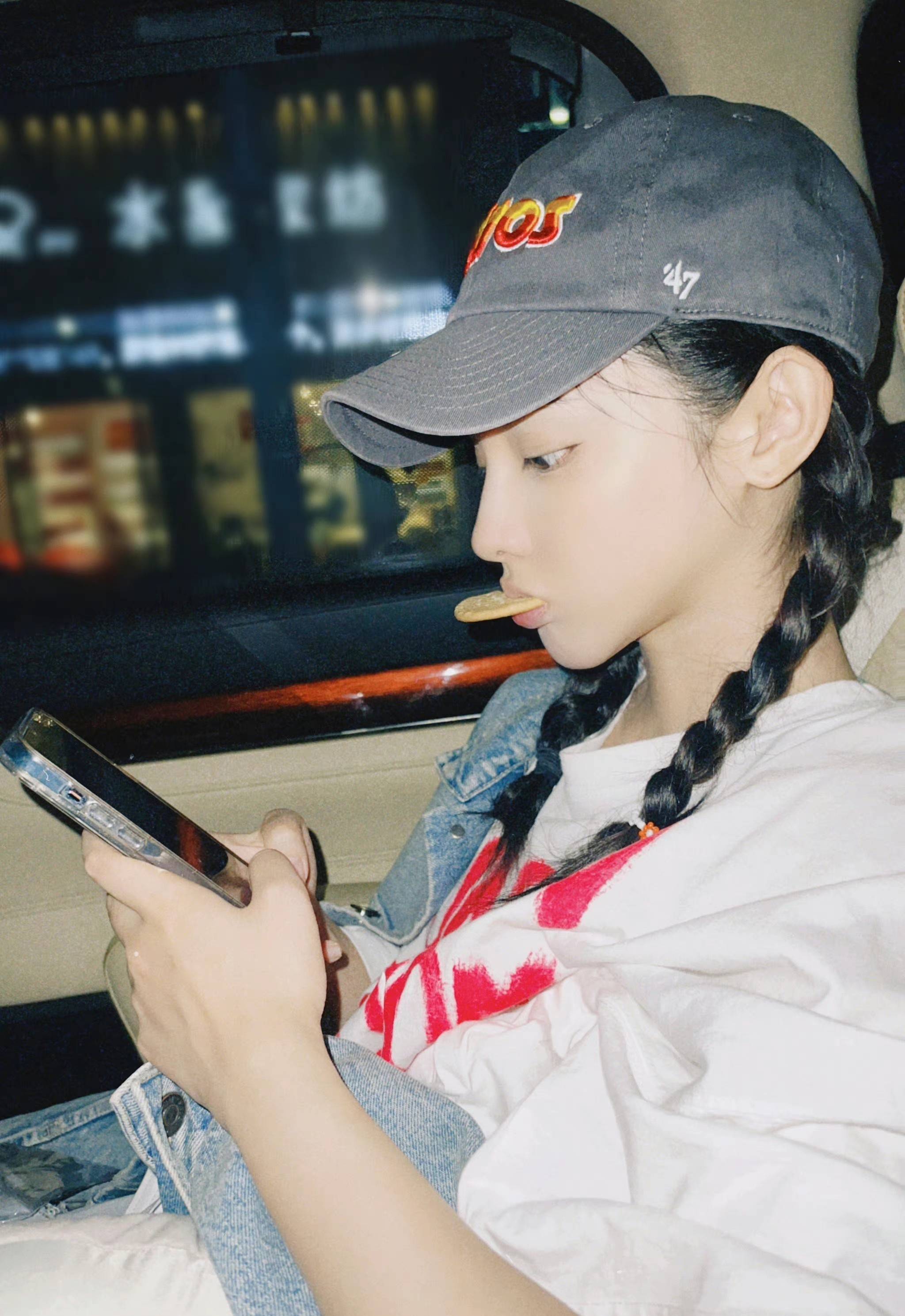 彭小苒分享生活随拍 普通日子中也有满满仪式感休闲区蓝鸢梦想 - Www.slyday.coM 彭小苒分享生活随拍 普通日子中也有满满仪式感休闲区蓝鸢梦想 - Www.slyday.coM