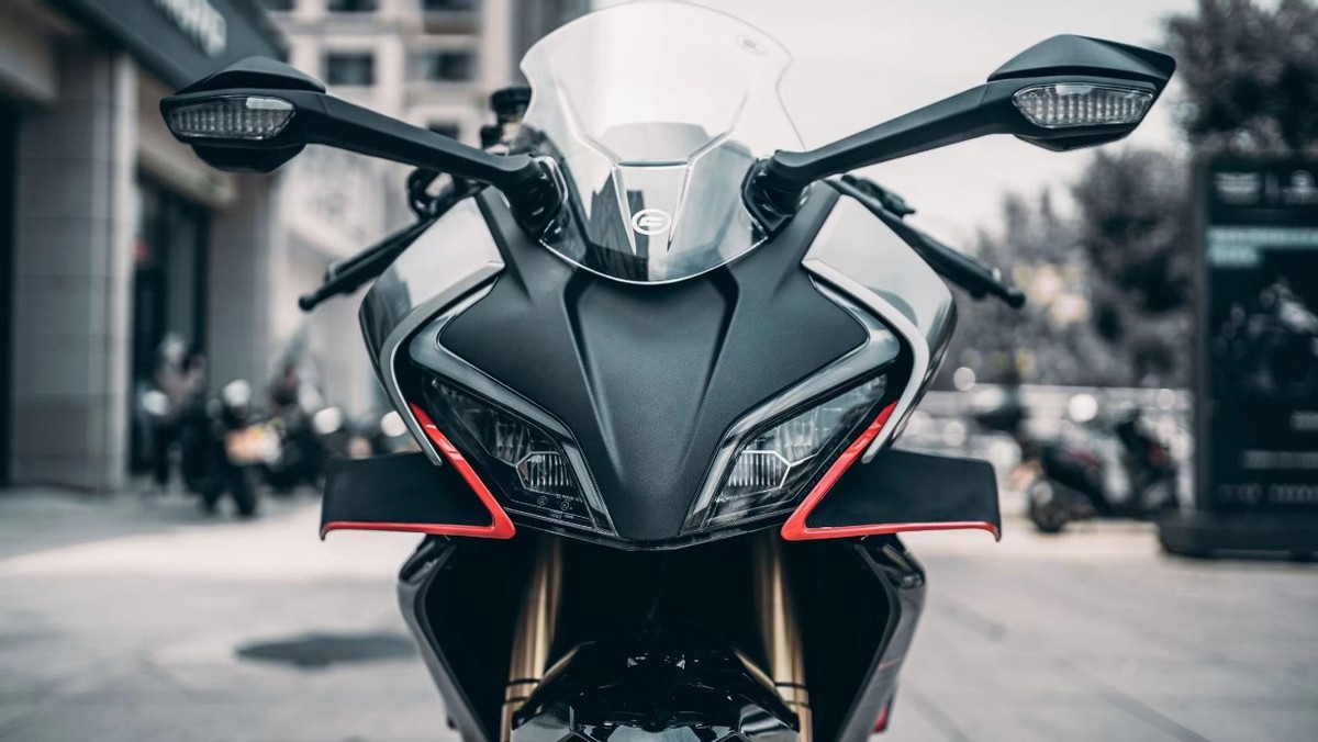 让人心动的春风450sr到店看车浅谈