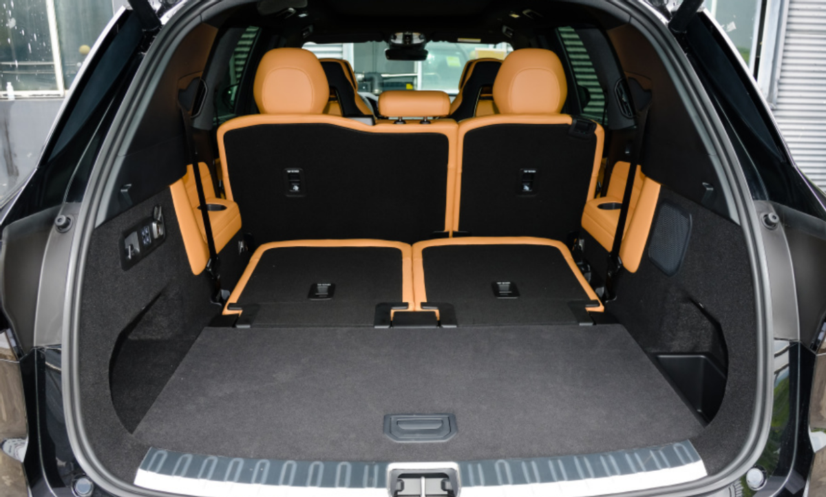 不仅是交通工具领克09phev空间放电黑科技助力自驾露营