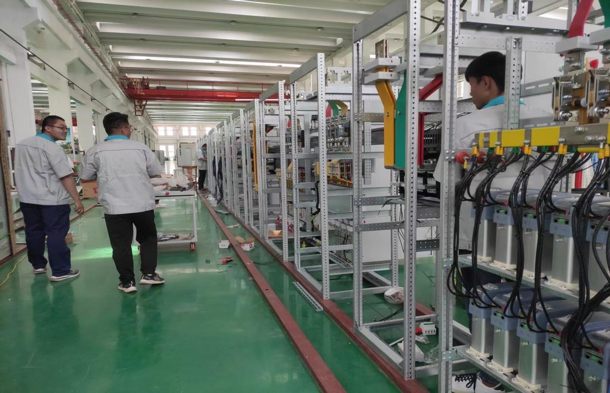 助力高端制造创新园建设东辰节能自主研发10kv电力预制舱交付