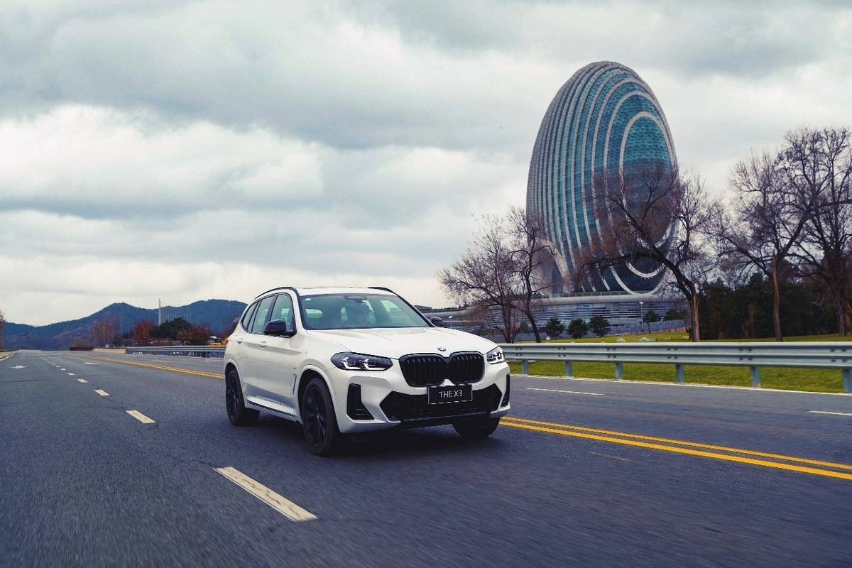 试驾目前为止最好的宝马x320t8at不加长一样好卖