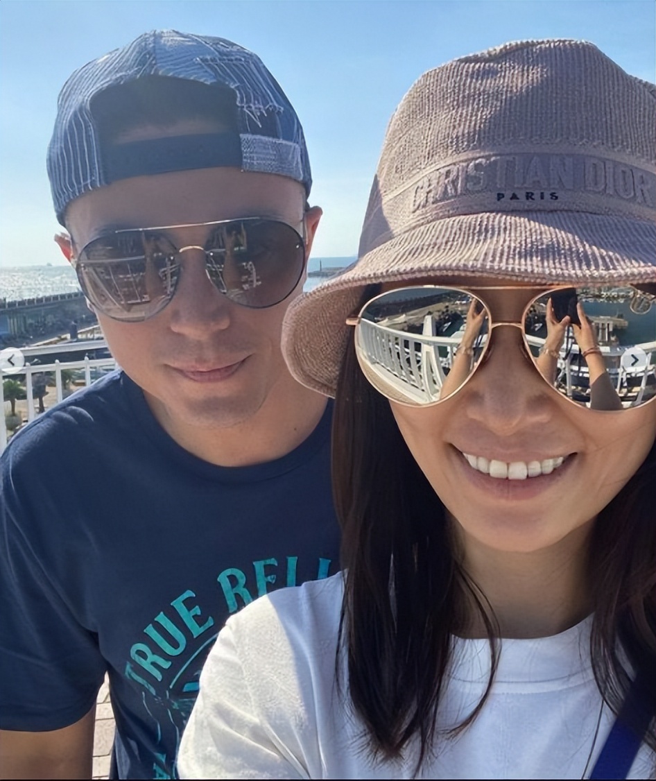 霍建华林心如家族聚会,两人素颜似路人,男方全程倒酒伺候长辈休闲区蓝鸢梦想 - Www.slyday.coM 霍建华林心如家族聚会,两人素颜似路人,男方全程倒酒伺候长辈休闲区蓝鸢梦想 - Www.slyday.coM