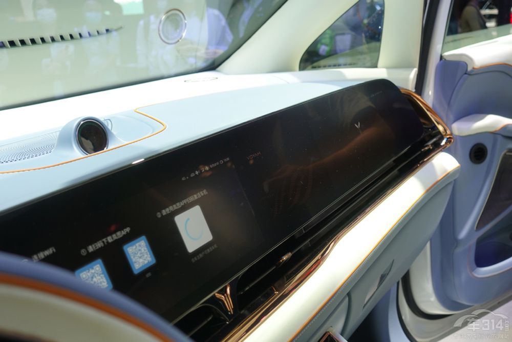 国产与合资豪华中大型MPV对比：岚图梦想家和奔驰V级谁更值得买