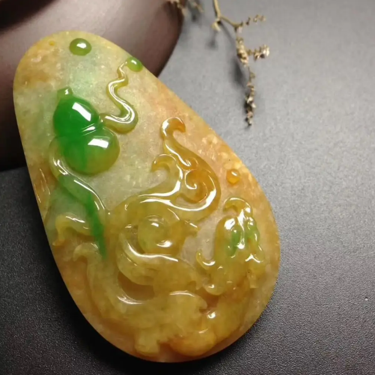 翡翠到底有多少种颜色?你知道吗?休闲区蓝鸢梦想 - Www.slyday.coM 翡翠到底有多少种颜色?你知道吗?休闲区蓝鸢梦想 - Www.slyday.coM