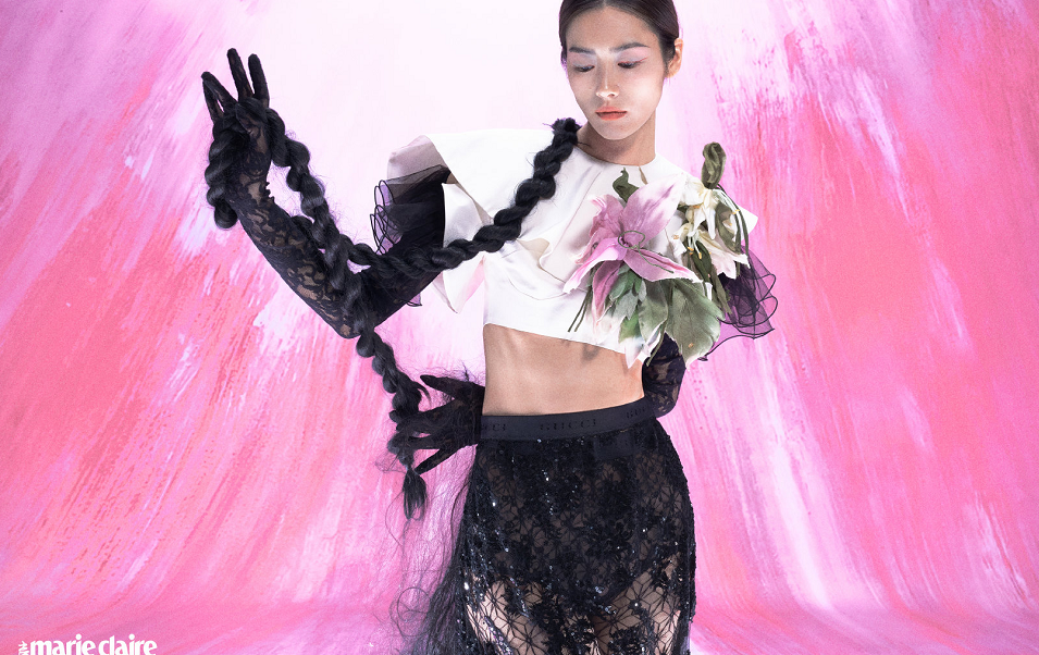 刘雯也爱赶时髦,最新杂志大片挑战吉巴罗造型,感觉很阴冷休闲区蓝鸢梦想 - Www.slyday.coM 刘雯也爱赶时髦,最新杂志大片挑战吉巴罗造型,感觉很阴冷休闲区蓝鸢梦想 - Www.slyday.coM